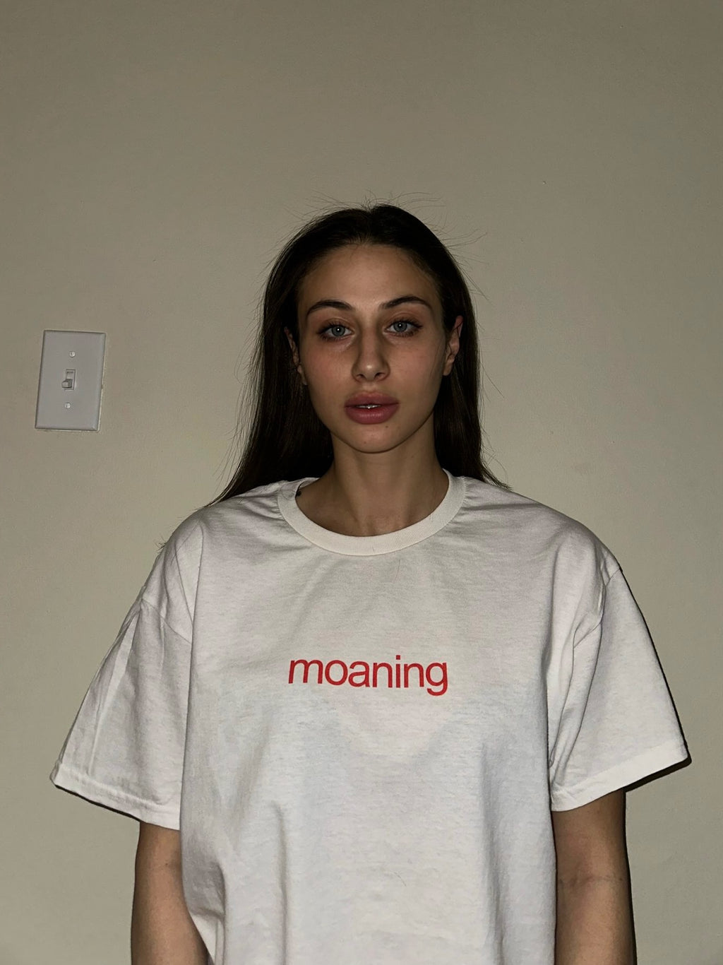 basic white tee